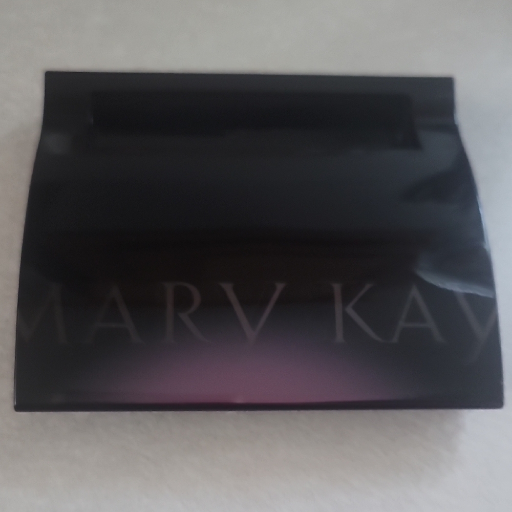 Mary Kay Black Compact
